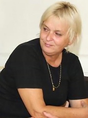 Fucking her gorgeous mature pussy after a few drinks is like being in heaven